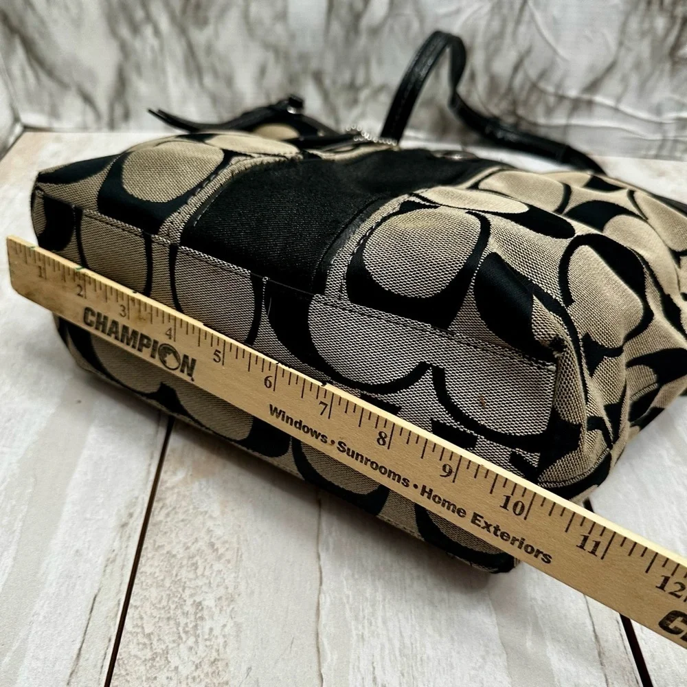 Coach Black and Cream Signature Tote Patent Leather Handles Trim Y2K  Classic - Picture 11 of 16